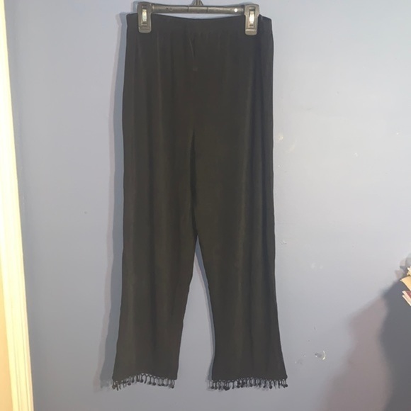 Pants - Black capri pants size 8P
